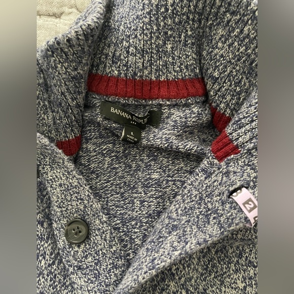 Banana Republic Sweater - Picture 2 of 2
